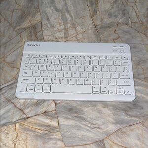 Fintie Wireless Keyboard in White